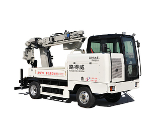 高空伐木車 RWQ811